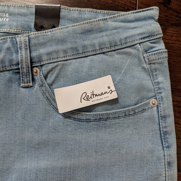 Reitmans new with tags jeans, size 38 - Picture 5 of 11